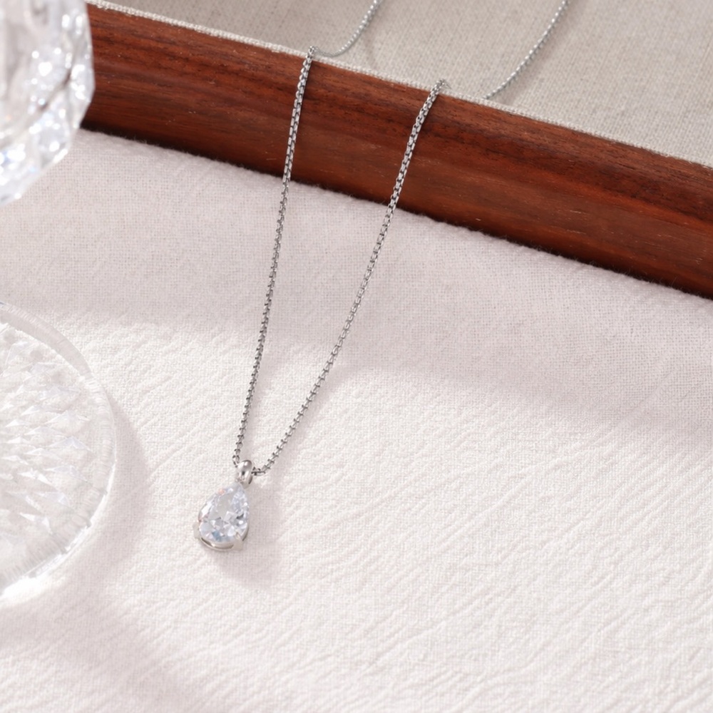 Stainless Steel Silver Necklace with Teardrop Pendant